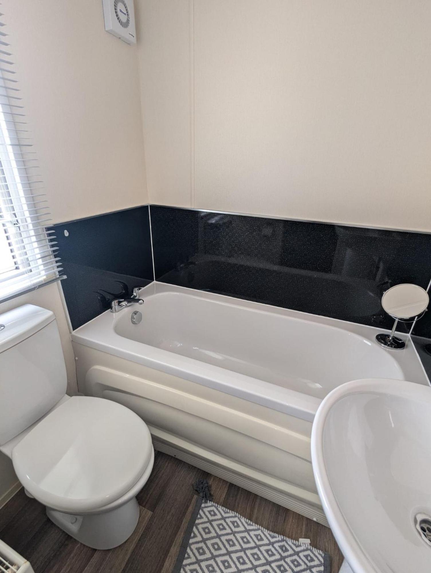 Lovely Bright And Airy Caravan On The 5 Star Shorefield Country Park Entertainment Passes Included Милфорд он Сий Екстериор снимка