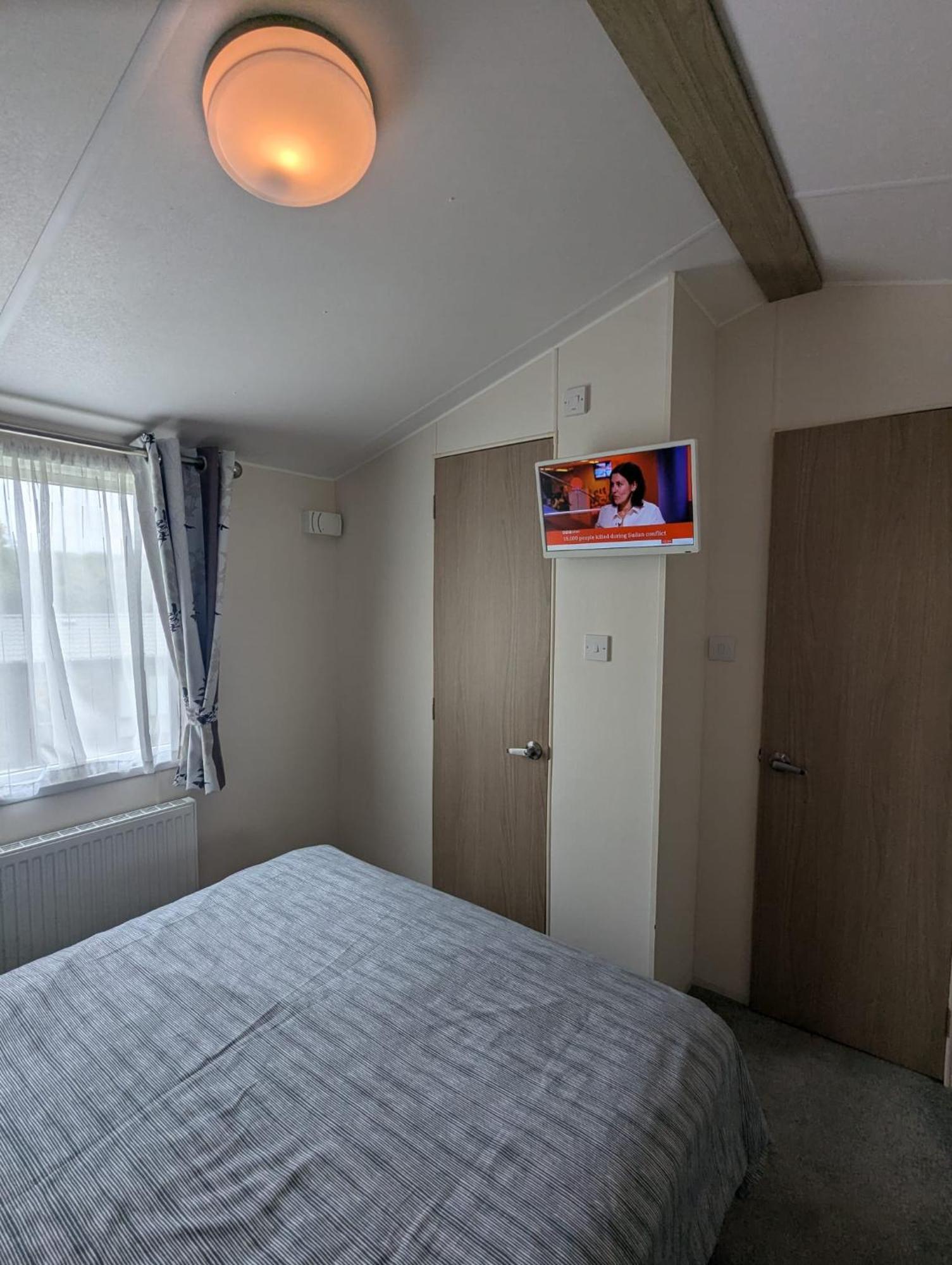 Lovely Bright And Airy Caravan On The 5 Star Shorefield Country Park Entertainment Passes Included Милфорд он Сий Екстериор снимка